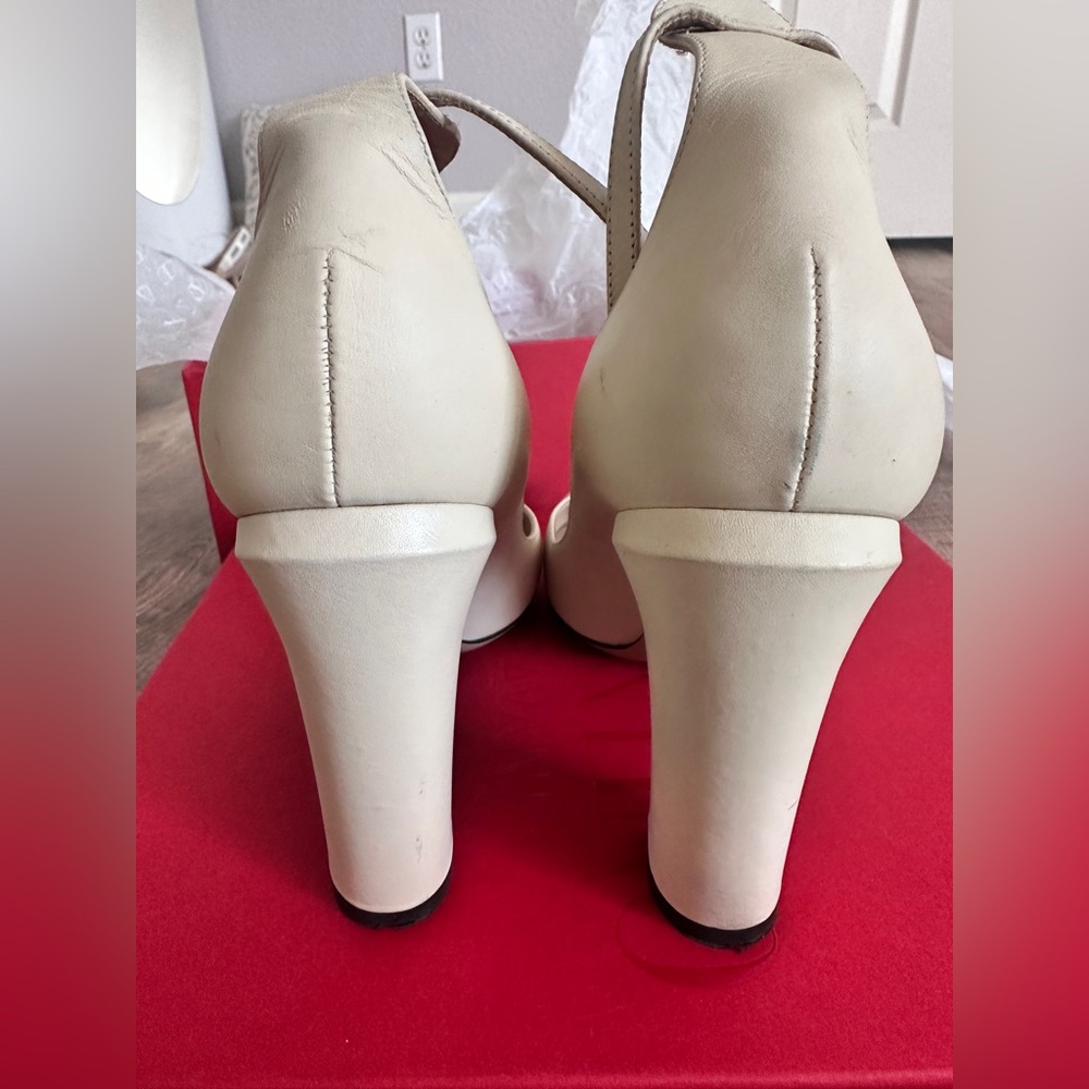 Valentino Garavani Beige Ankle Strap Heels - Picture 5 of 15